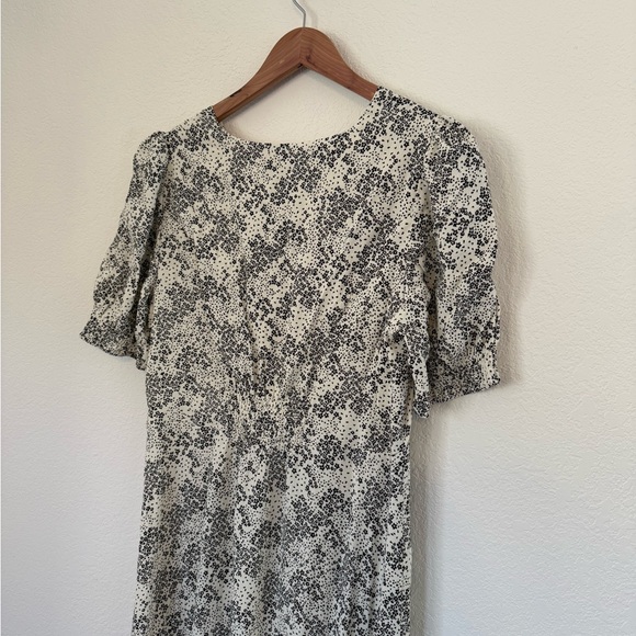 Madewell Women’s 12 Puff-Sleeve V-Neck Midi Dress in Floral NWT $158 - Picture 10 of 12
